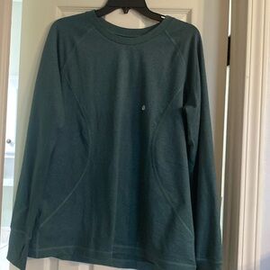 New with tags ladies Eddie Bauer crew very soft sweatshirt. Color is Mallard